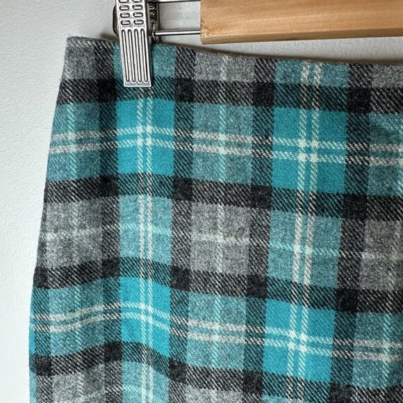 TALBOTS Women’s Blue and Black Plaid Lined A Line Wool Blend Zip Skirt Size 6P - Picture 2 of 10